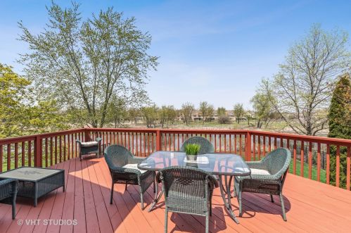 1026 Wedgewood Dr, Bull Valley IL 60014-6976 exterior