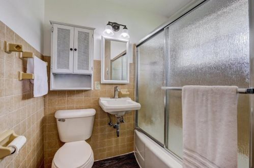 6350 Burdick Ave, Milwaukee WI 53219-4227 exterior