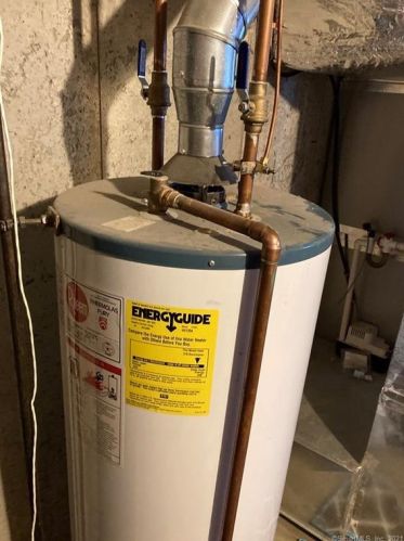 425 Hillandale Blvd, Torrington CT 06790-2665 exterior