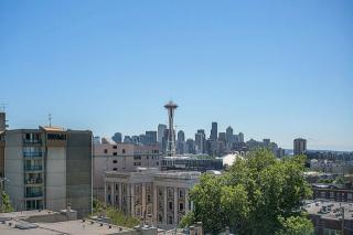 912 3rd Ave, Seattle WA  98119-4729 exterior