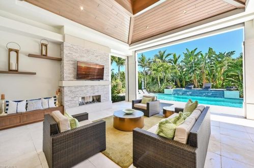 727 Buttonbush Ln, Naples, FL 34108-3438