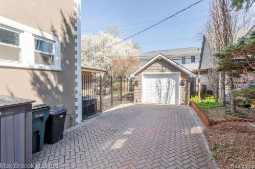 428 Lincoln St, Bham MI  48009-1962 exterior