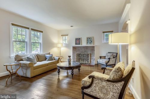 7426 Piney Branch Rd, Silver Spring MD 20901-4352 exterior