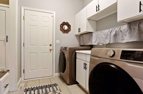 8932 Hunters Trl, Saint Paul MN  55125-9182 exterior