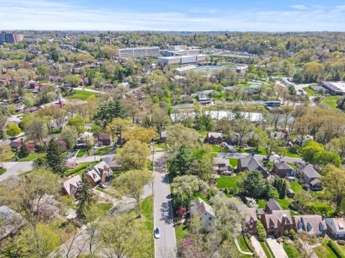 600 Parkview Dr, Pittsburgh PA  15243-2008 exterior