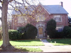 62 Stuart Rd, Newton, MA 02459-1261