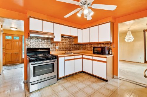 104 Mcalister Dr, Pittsburgh PA 15235-4055 exterior