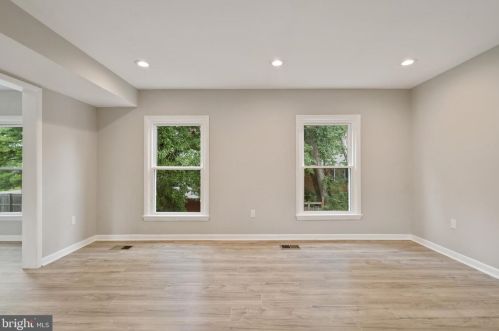 5207 Dover Pl, Alexandria VA 22311-1204 exterior