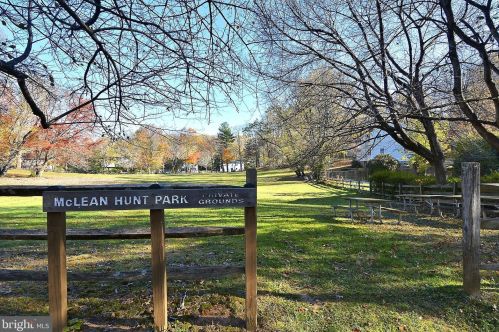 1758 Westwind Way, Mc Lean VA 22102-1612 exterior