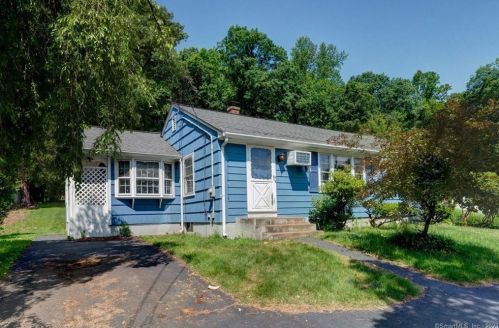 54 Forest Rd, Wallingford, CT 06492-3010