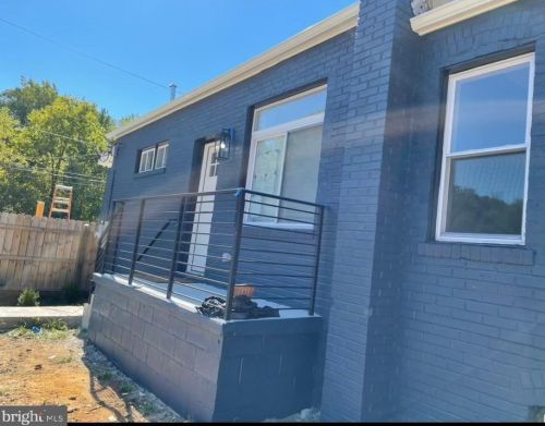 2920 Vis St, Washington DC 20018-4011 exterior