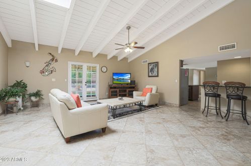 901 Beck Ln, Phoenix AZ  85022-3505 exterior