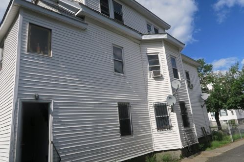 44 Houghton St, Worcester MA 01604-3838 exterior