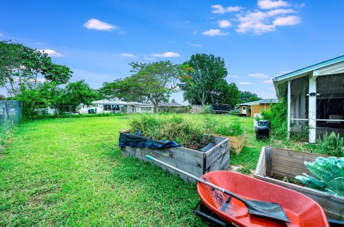 258 Summer Rd, Fort Pierce FL 34983-1731 exterior