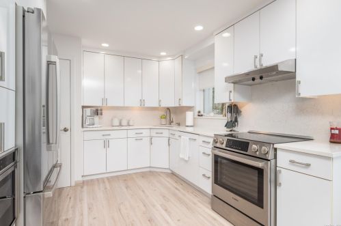 31 Craig Dr, Huntington Station NY 11746-4704 exterior