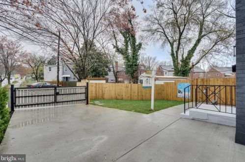 5112 Southern Ave, Washington DC 20019-5848 exterior