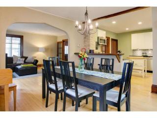 15 6th Ave, Hopkins, MN 55343-1624