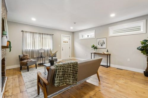 1814 Fox Way, Pittsburgh PA  15203-1732 exterior