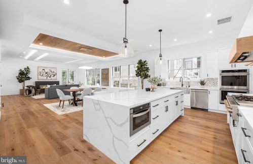 6000 16th St, Arlington VA  22205-2208 exterior