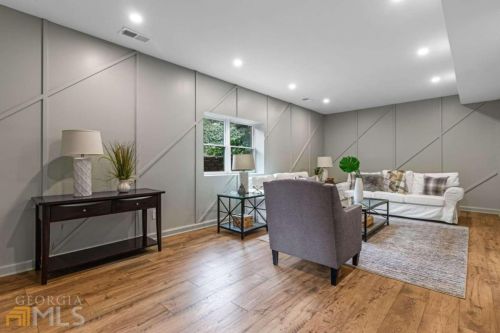 6160 Heards Creek Dr, Atlanta GA  30328-3635 exterior