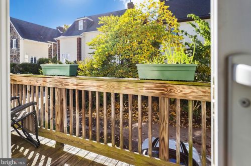 46 Wellington Rd, Ardmore PA 19003-3214 exterior