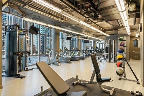 450 Waterside Dr, Chicago IL  60601-4702 exterior