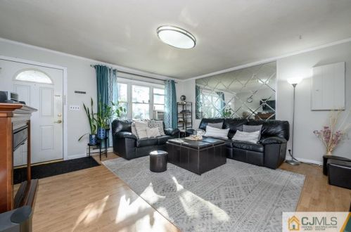 126 Park Ave, Iselin NJ 08830-2303 exterior