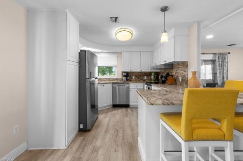 528 Charlemagne Blvd, Naples FL 34112-7135 exterior