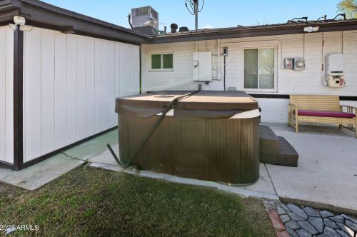 2152 Clarendon Ave, Phoenix AZ 85033-4120 exterior