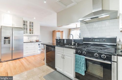 5428 Enid Pl, Alexandria VA  22312-6428 exterior