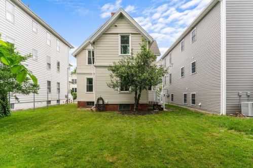 113 Oakland Ave, Providence RI 02908-3632 exterior