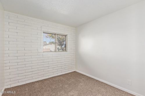 2333 41st Dr, Phoenix AZ  85009-1062 exterior