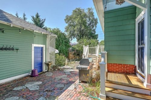 3 Catalpa Rd, Providence RI  02906-2614 exterior