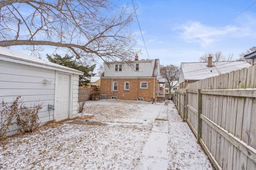 3751 85th St, Milwaukee WI  53222-2823 exterior