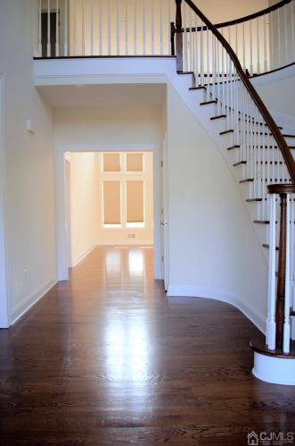 3 Tamagnini Ct, Edison NJ  08820-2127 exterior