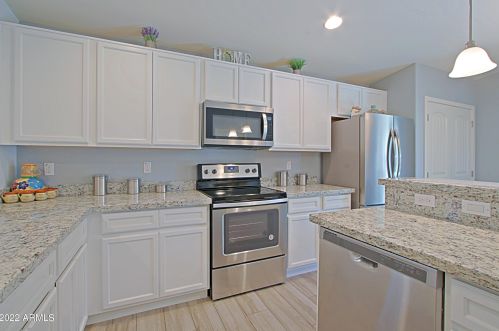 6426 38 Dr, Phoenix AZ 85029-2007 exterior