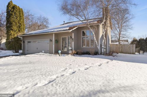 1058 Briar Crk Rd, Saint Paul MN 55123-1515 exterior