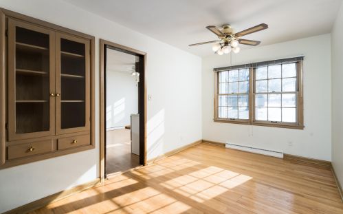 443 Ellsworth Ln, Milwaukee WI 53217-1831 exterior