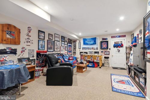 312 Krams Ave, Philadelphia PA 19128-4733 exterior