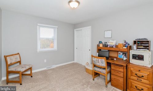 33 Vly Vw Dr, Hanover PA 17331-8307 exterior