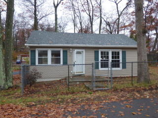 15 Madison Trl, Hopatcong, NJ 07843-1210