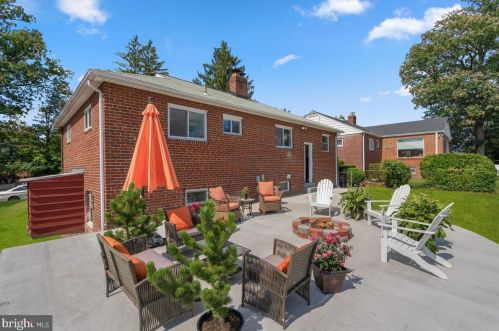 2424 Homestead Dr, Silver Spring MD  20902-4950 exterior