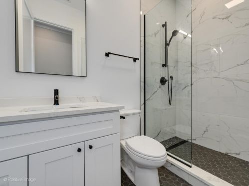 1943 Honore St, Chicago IL  60622-1044 exterior