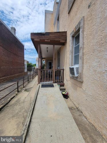 3535 8th St, Philadelphia PA 19140-4418 exterior