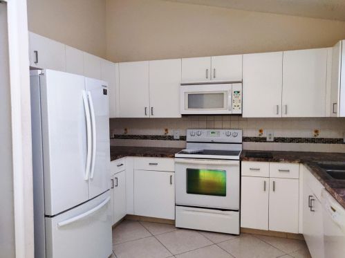 1060 Tuscany Dr, Fort Pierce, FL 34986-2187