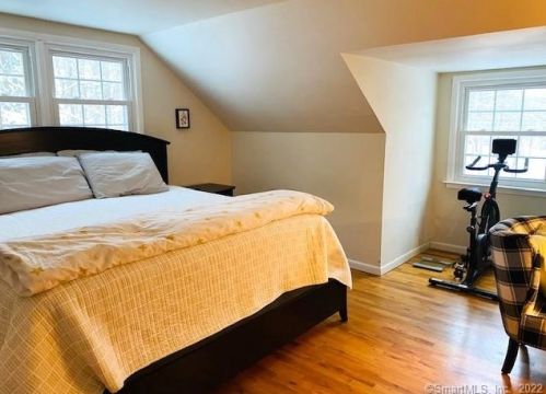 140 Bennetts Farm Rd, Ridgefield CT 06877-1512 exterior