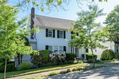 18 Somerset Rd, Brookline, MA 02445-6106