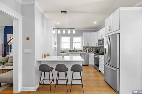 333 Undercliff Ave, Edgewater NJ  07020-1216 exterior