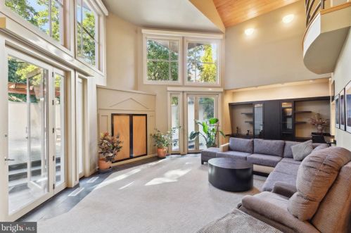 726 Front St, Philadelphia PA  19147-3524 exterior