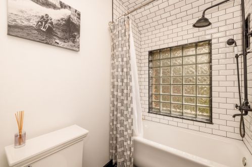 3420 Dousman St, Milwaukee WI 53212-1736 exterior